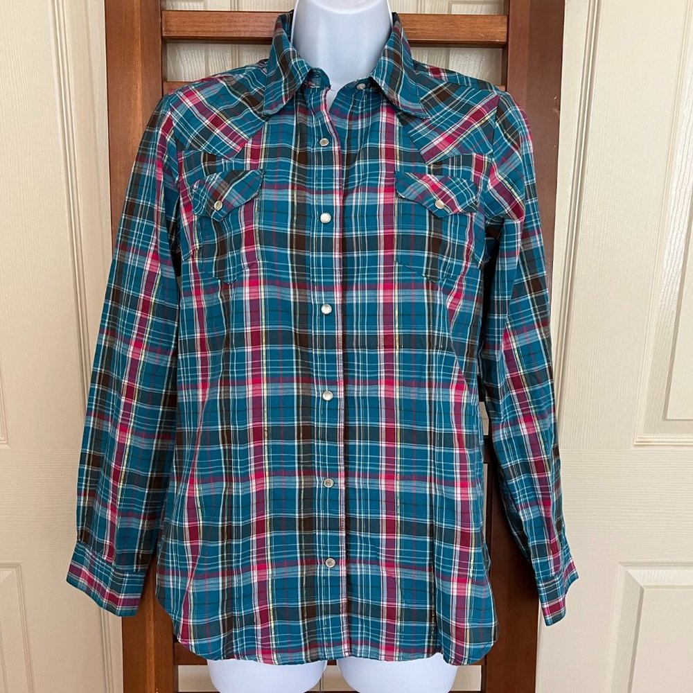 Wrangler plaid button up shirt